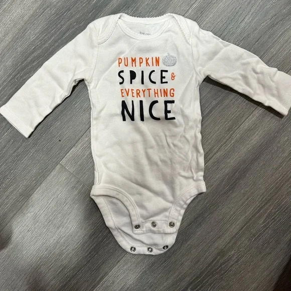 (2) worn once Carter’s fall/Halloween onesies (size 6M) - Picture 2 of 5